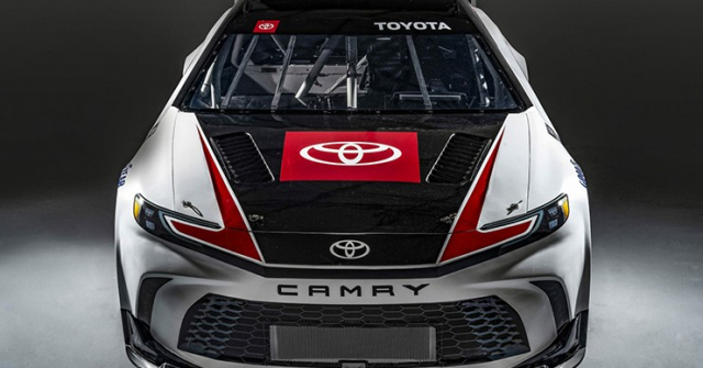 Toyota ra mắt phiên bản đua cho dòng xe Camry XSE