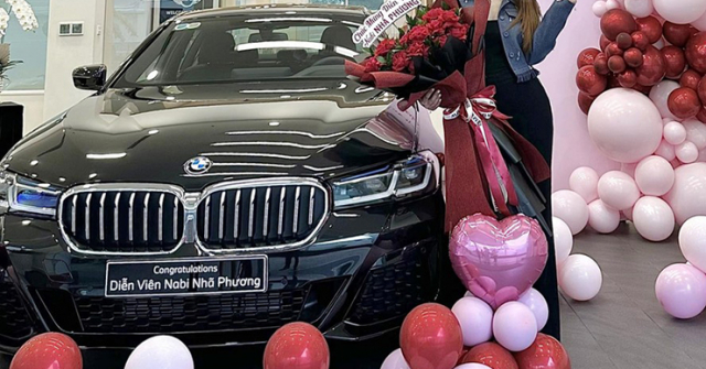 Diễn viên Nhã Phương được chồng tặng BMW 520i M Sport làm quà sinh nhật