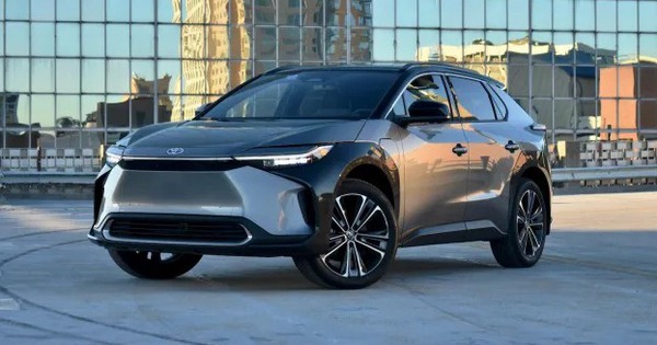 Toyota tất tay với xe điện, hé lộ công nghệ pin mới có tầm vận hành 1.500km, đủ đi từ Hà Nội tới Bình Thuận