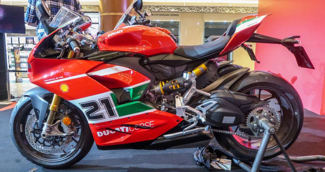 Ducati Panigale V2 2022 phiên bản kỷ niệm có giá từ 31.100 USD tại ĐNÁ