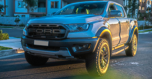 Giá xe Ford Ranger Raptor niêm yết và lăn bánh tháng 1/2023