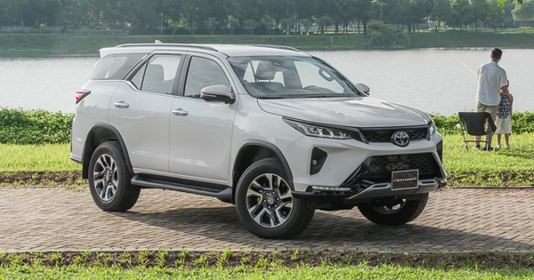 Cơ hội nào cho Toyota Fortuner 2024 tại Việt Nam khi thêm tiện nghi, giảm giá bán, bỏ số sàn
