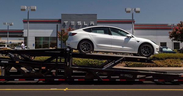 Sự thật về Tesla: Chỉ là một hãng sản xuất ô tô 